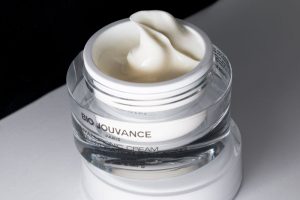 hyaluronic_cream_ultimate_hydration_anti_aging_top